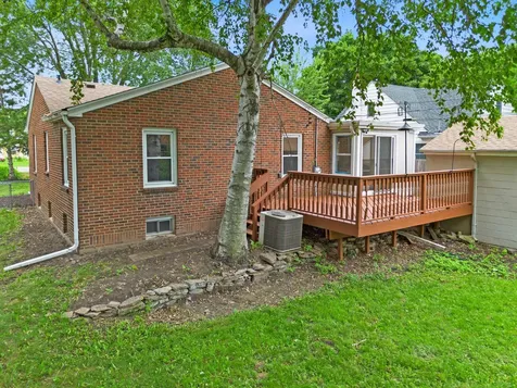 741 Roselawn Avenue E Maplewood MN 55117