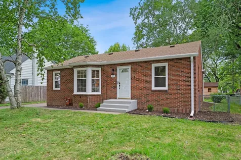 741 Roselawn Avenue E Maplewood MN 55117