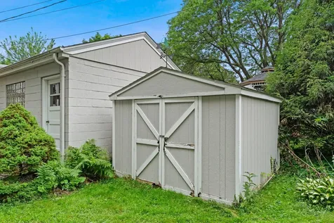 741 Roselawn Avenue E Maplewood MN 55117