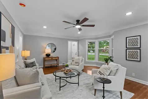 741 Roselawn Avenue E Maplewood MN 55117