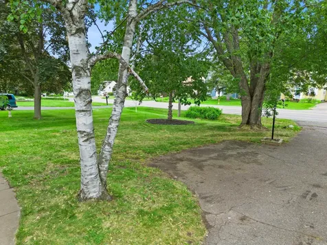 741 Roselawn Avenue E Maplewood MN 55117