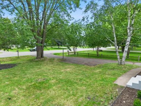 741 Roselawn Avenue E Maplewood MN 55117