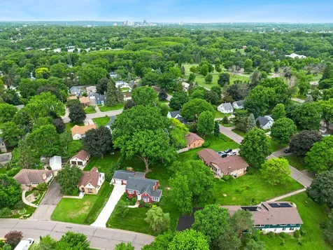 741 Roselawn Avenue E Maplewood MN 55117