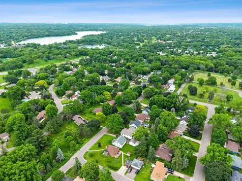 741 Roselawn Avenue E Maplewood MN 55117