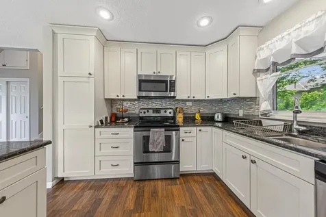 1320 11th Avenue NE Faribault MN 55021