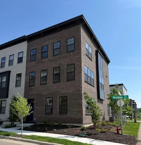906 Woodlawn Avenue Saint Paul MN 55116