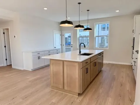 906 Woodlawn Avenue Saint Paul MN 55116