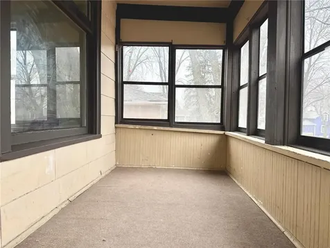 869 Lawson Avenue E Saint Paul MN 55106