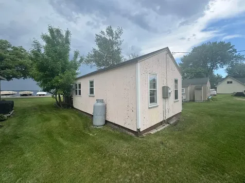 1206 E Lake Street Osakis MN 56360