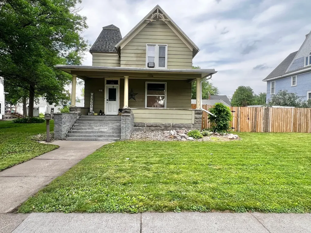 313 E 5th Street Redwood Falls MN 56283