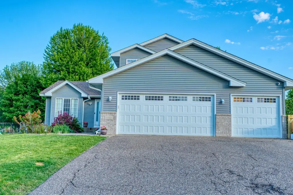 3803 Globe Flower Circle N Brooklyn Park MN 55443