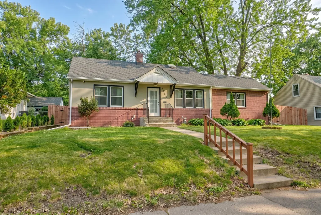 1742 Nevada Avenue E Saint Paul MN 55106