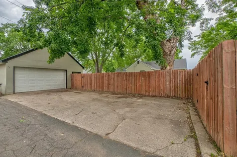 1742 Nevada Avenue E Saint Paul MN 55106