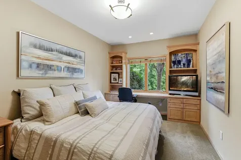 9353 Shetland Road Eden Prairie MN 55347