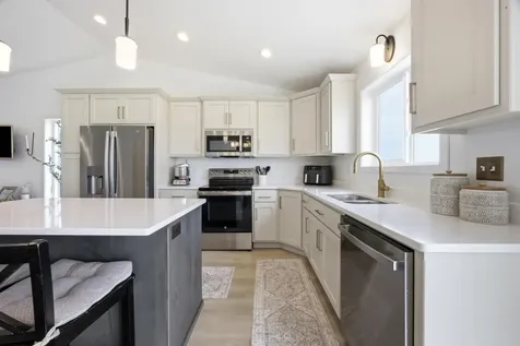6321 Saint Ann Avenue Horace ND 58047