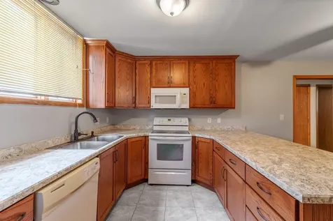 813 6th Avenue N Fargo ND 58102