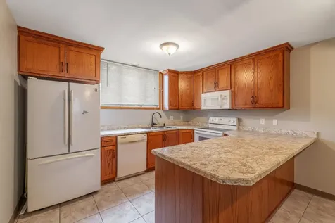 813 6th Avenue N Fargo ND 58102