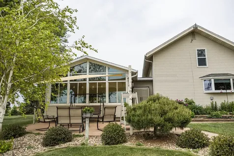 654 91st Street Beaver Creek MN 56116