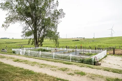 654 91st Street Beaver Creek MN 56116