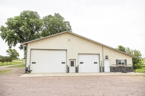 654 91st Street Beaver Creek MN 56116