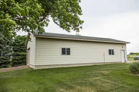 654 91st Street Beaver Creek MN 56116