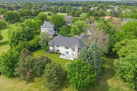 2065 Woodstone Court Victoria MN 55386