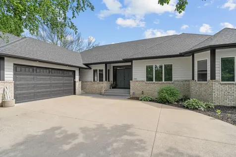 2065 Woodstone Court Victoria MN 55386