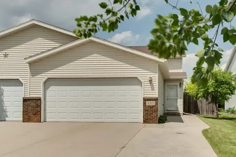 4313 39 1/2 Avenue S Fargo ND 58104