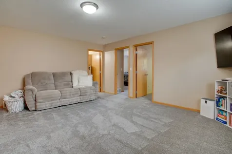 4313 39 1/2 Avenue S Fargo ND 58104