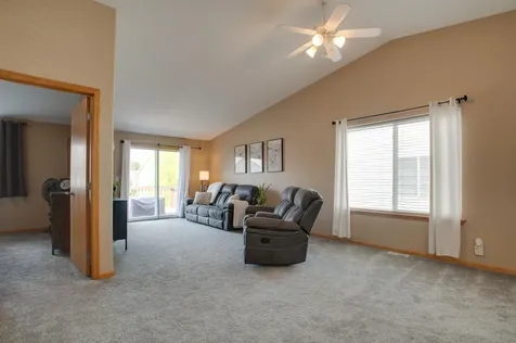 4313 39 1/2 Avenue S Fargo ND 58104