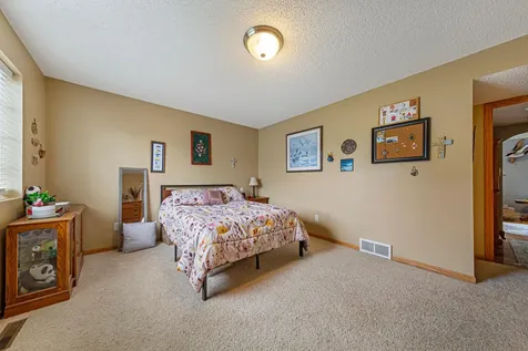 910 8th Avenue SW Austin MN 55912