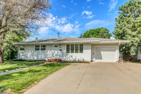 2313 9th Street S Fargo ND 58103