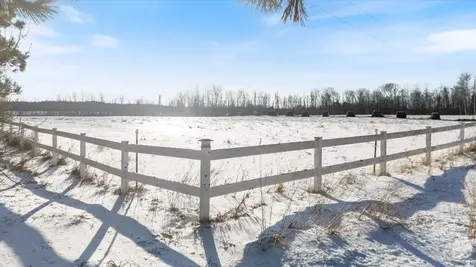 13601 E County Road 578 Goodland MN 55742