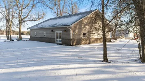 13601 E County Road 578 Goodland MN 55742