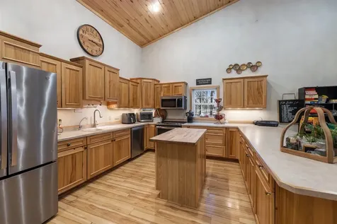 13601 E County Road 578 Goodland MN 55742