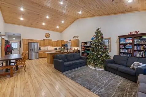 13601 E County Road 578 Goodland MN 55742