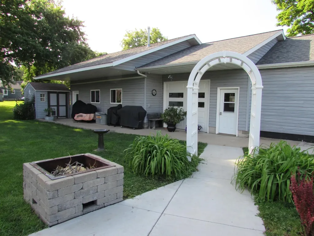 200 Kenzie Street Sherburn MN 56171