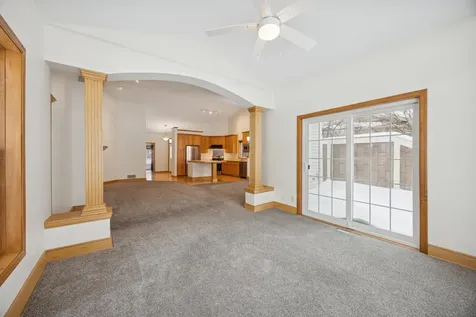 519 Holly Lane N Oakdale MN 55128