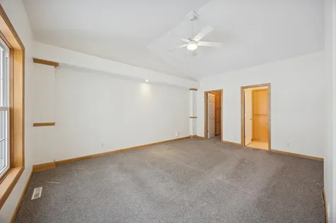 519 Holly Lane N Oakdale MN 55128