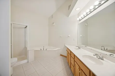 519 Holly Lane N Oakdale MN 55128