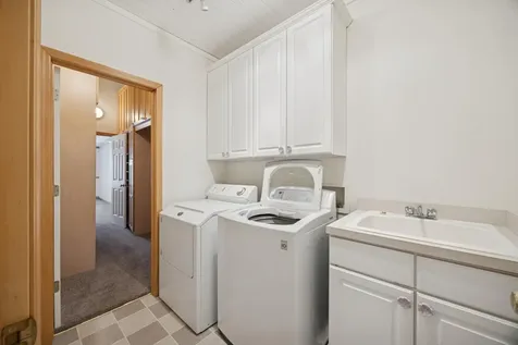 519 Holly Lane N Oakdale MN 55128