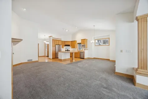 519 Holly Lane N Oakdale MN 55128