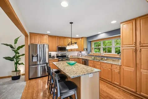 1026 Saint Johns Bay Woodbury MN 55129