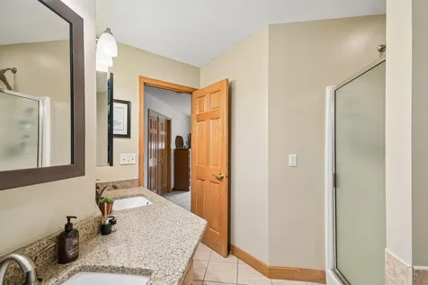 1026 Saint Johns Bay Woodbury MN 55129