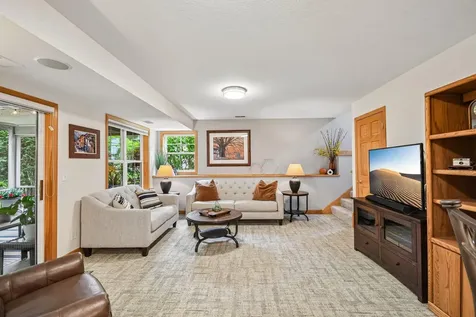 1026 Saint Johns Bay Woodbury MN 55129