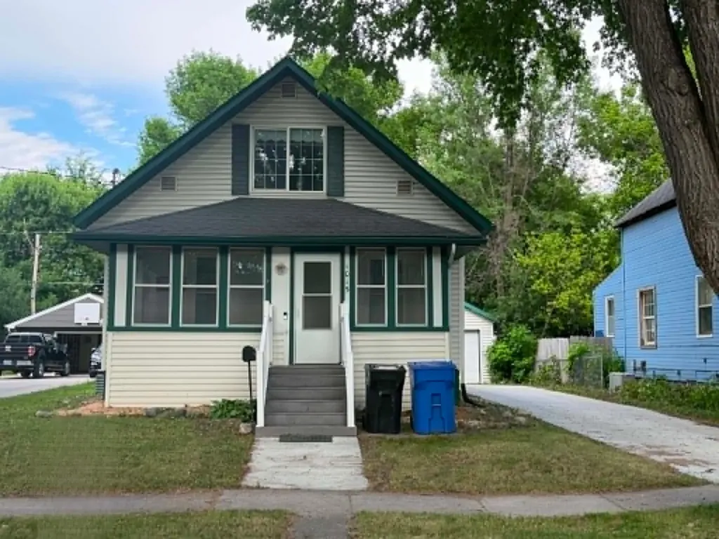 1015 12th Street N Fargo ND 58102