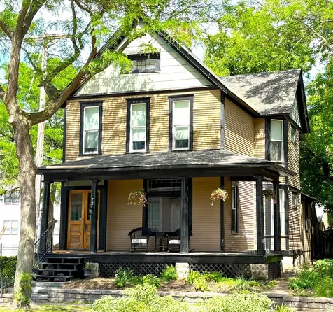 72 Saint Albans Street N Saint Paul MN 55104