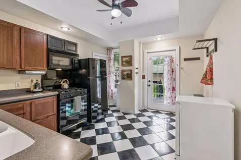 72 Saint Albans Street N Saint Paul MN 55104