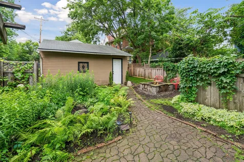 72 Saint Albans Street N Saint Paul MN 55104