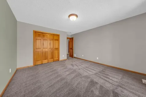 10408 Eagle Pointe Trail Woodbury MN 55129